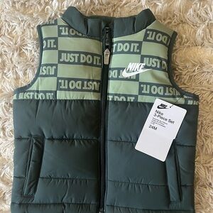 Nike Puffer Vest in Dark Green 24 mos NWT